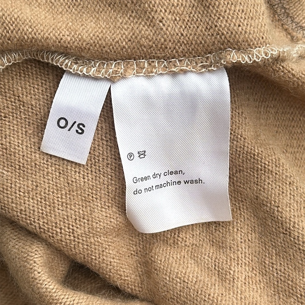 Reformation Knit Long Sleeve V-Neck Cropped Top in Tan One Size - Picture 6 of 9